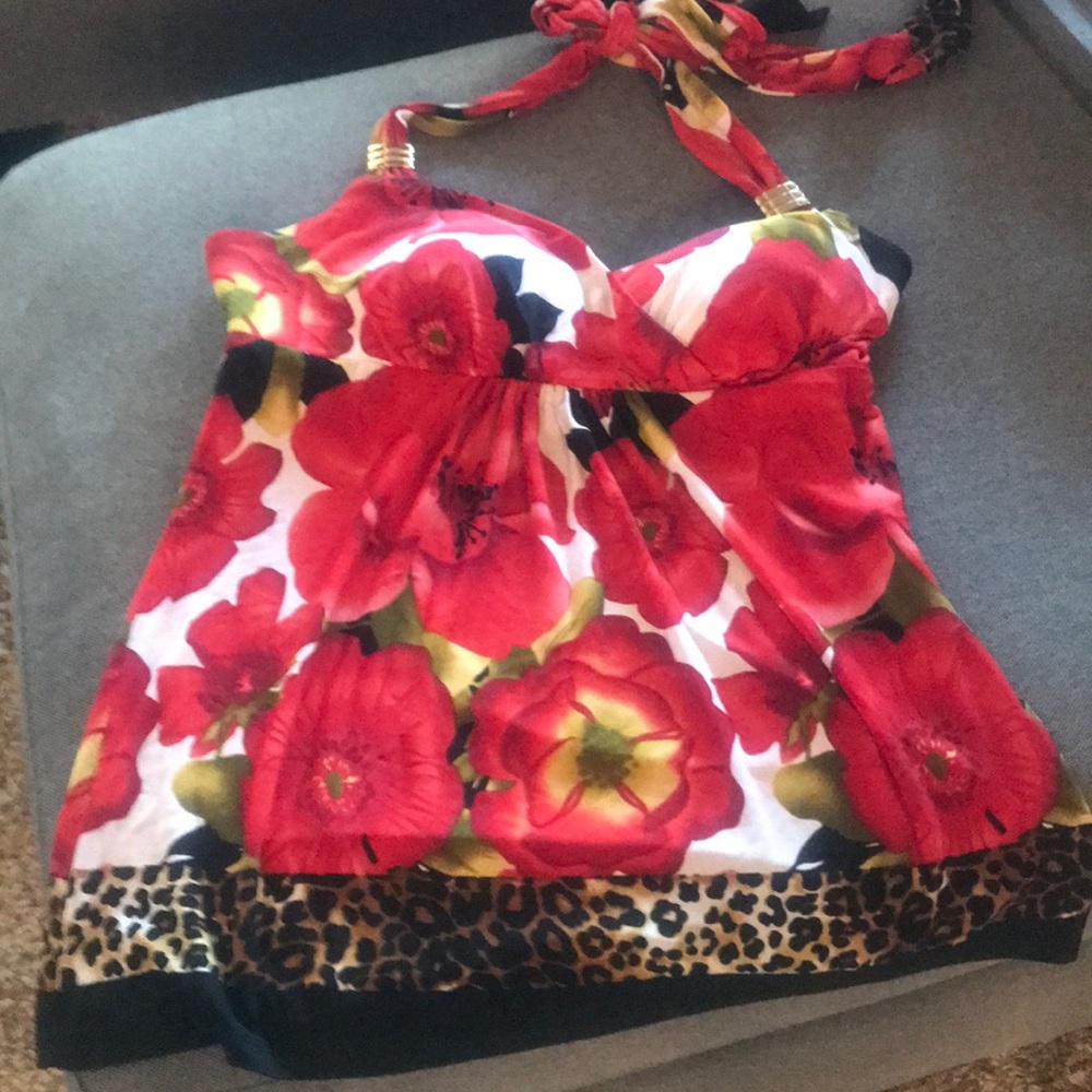 Gorgeous CACHET halter top